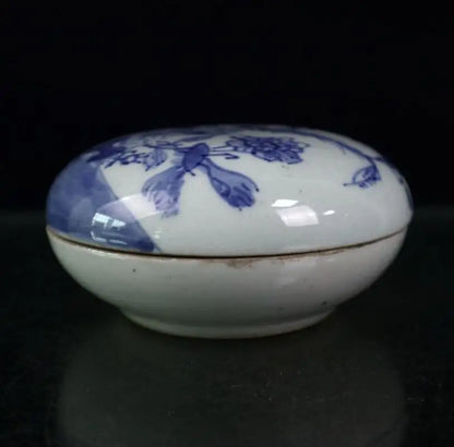 China seiko Blue and white ceramic Seal box crafts statue