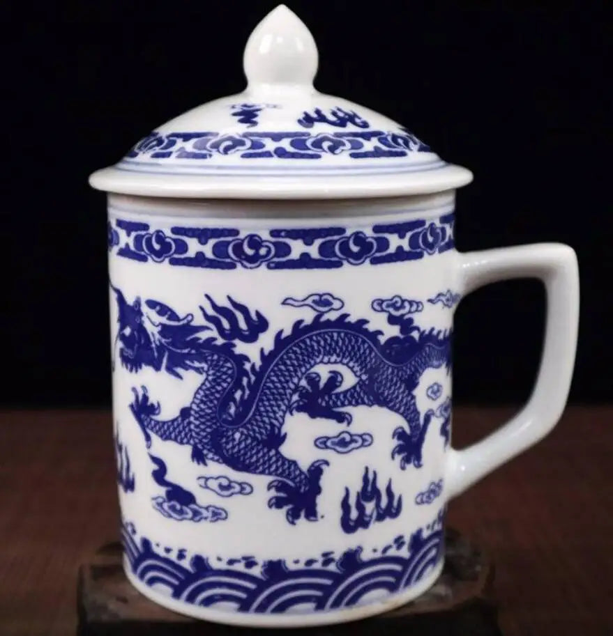 China seiko Blue and white ceramic double dragon water cup crafts statue