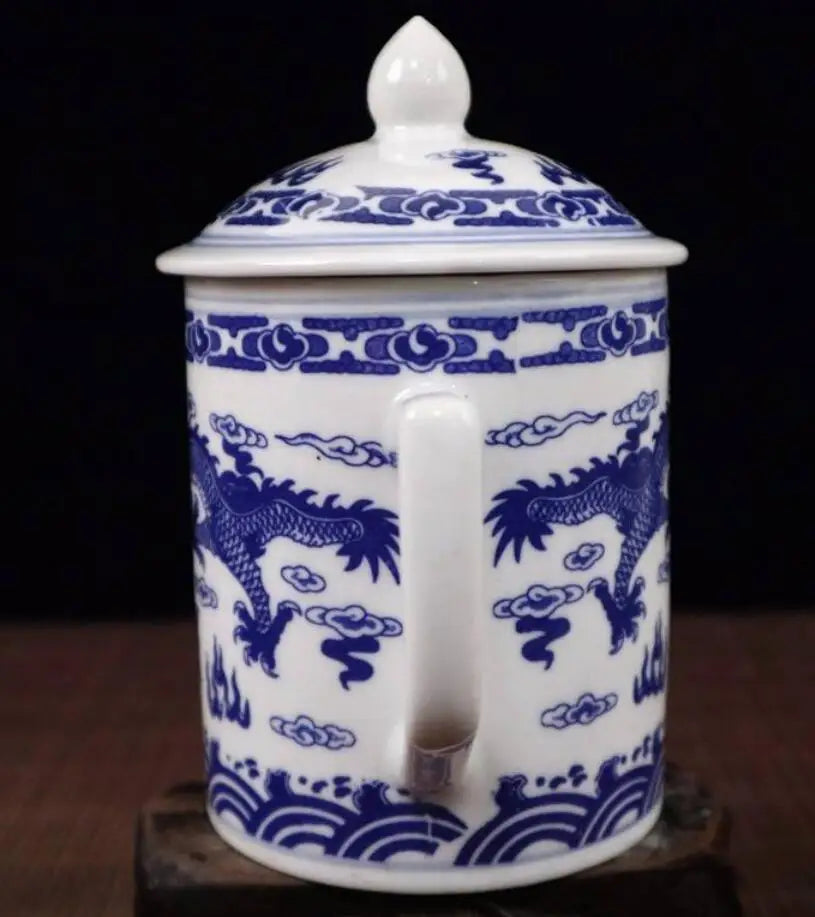 China seiko Blue and white ceramic double dragon water cup crafts statue
