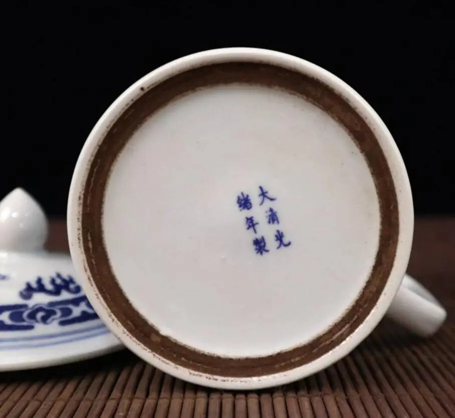 China seiko Blue and white ceramic double dragon water cup crafts statue