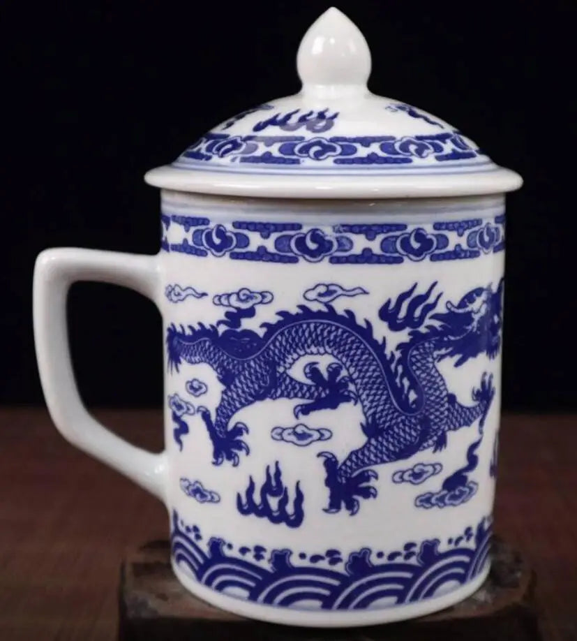 China seiko Blue and white ceramic double dragon water cup crafts statue