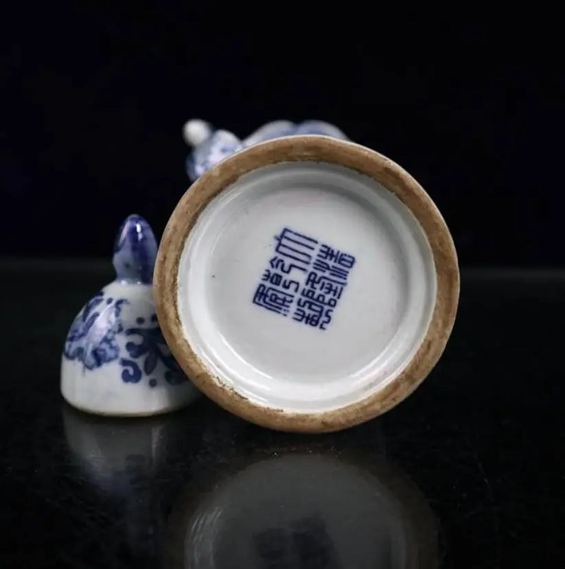 China seiko Blue and white ceramic dragon teapot crafts statue