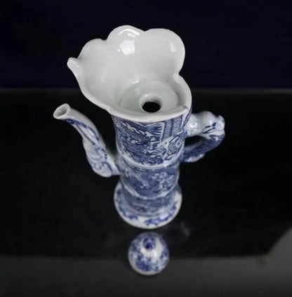 China seiko Blue and white ceramic dragon teapot crafts statue