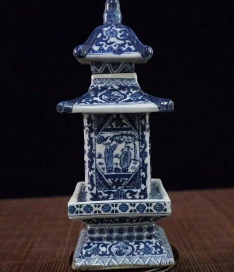 China seiko Blue and white ceramic square tank crafts statue