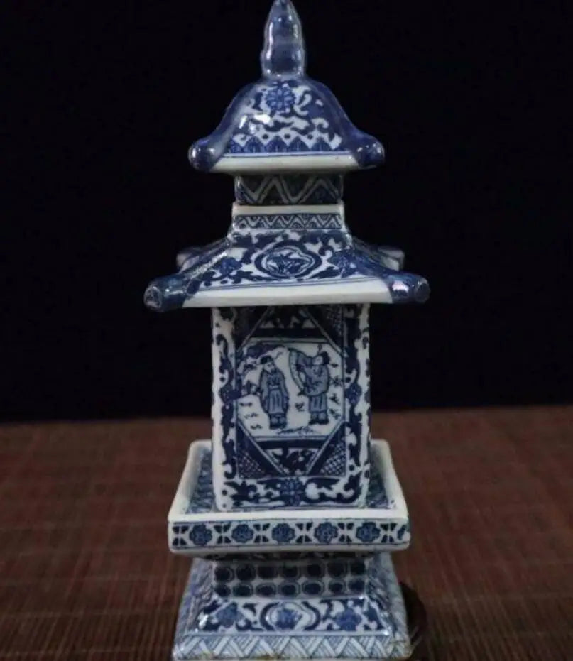 China seiko Blue and white ceramic square tank crafts statue