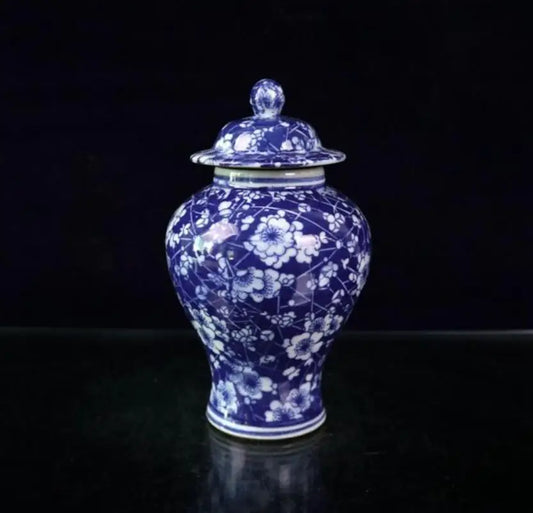 China seiko Blue and white ceramic tank crafts statue