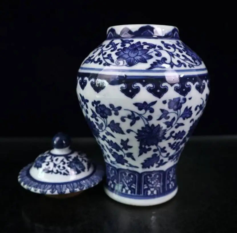 China seiko Blue and white ceramic tank crafts statue