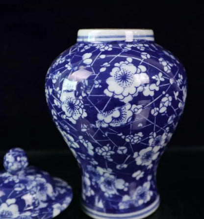 China seiko Blue and white ceramic tank crafts statue