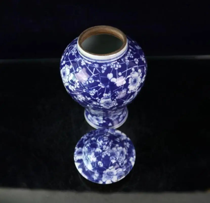 China seiko Blue and white ceramic tank crafts statue