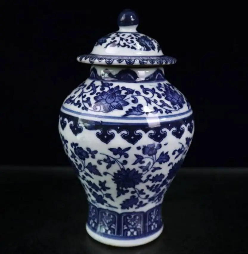China seiko Blue and white ceramic tank crafts statue