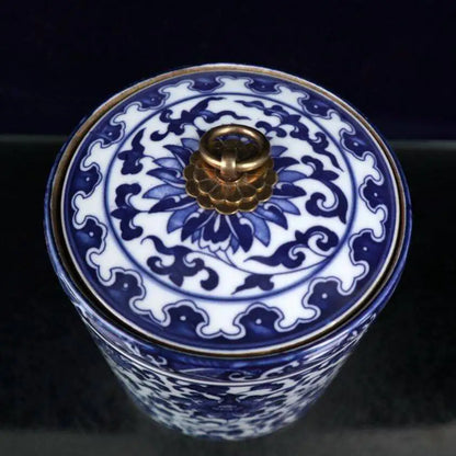China seiko Blue and white ceramic tea leaf tank crafts statue