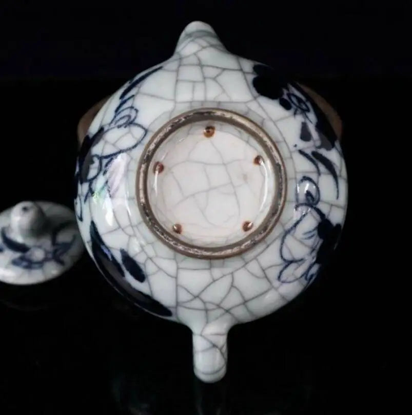 China seiko Blue and white ceramic teapot crafts statue