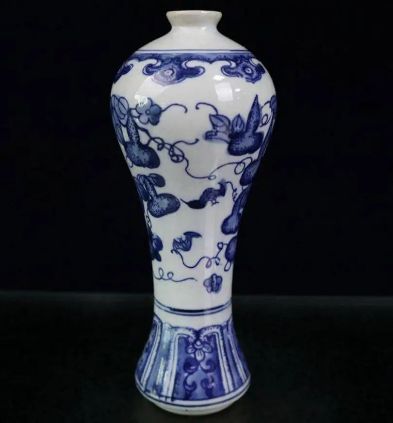 China seiko Blue and white ceramic vase crafts statue