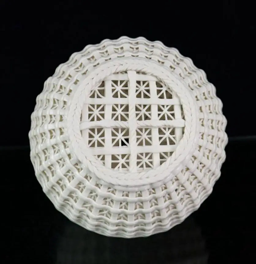 China seiko White glazed ceramic Hollow out vase crafts statue