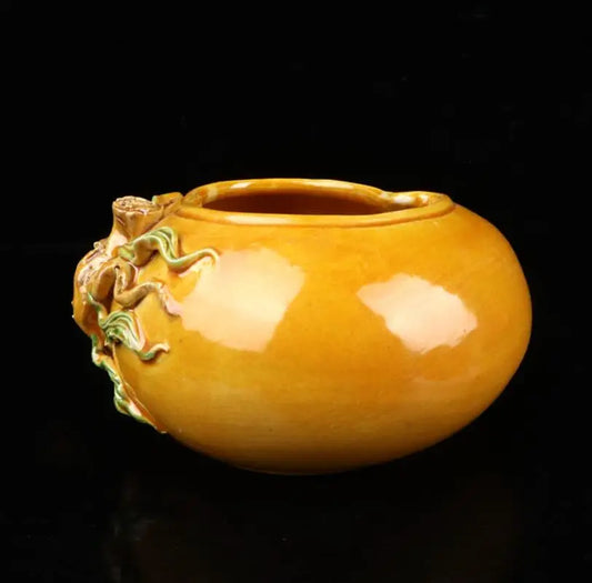 China seiko Yellow glaze ceramic peach Pen wash crafts statue