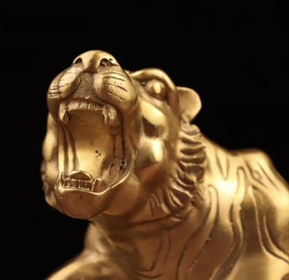 China seiko brass Mountain climbing tiger crafts statue