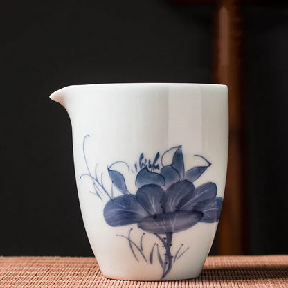 Chinese Blue and White Porcelain Gaiwan Fair Cup Hand Painted Landscape Pattern Ceramic Tea Bowl Teacup Home Teaware Accessories