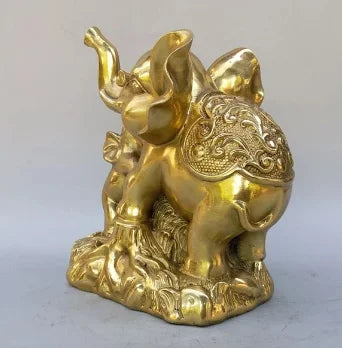 Chinese New pure brass female elephant and small elephant crafts Statue