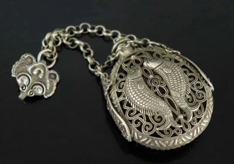 Chinese Old Tibet Silver Copper Carve Hollow Out Pair Fish Delicate Snuff Bottle
