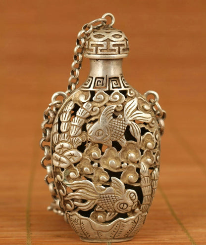 Chinese Old tibetan silver Hand Carved Gold fish Statue Snuff Bottle noble gift