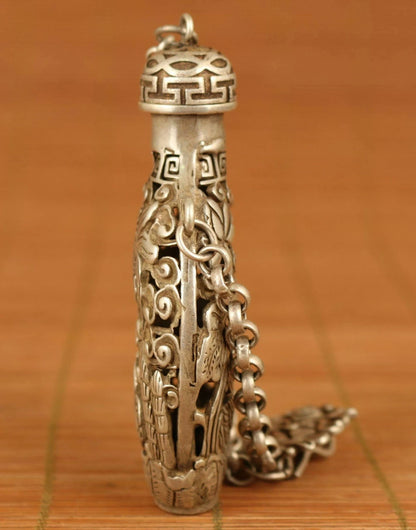 Chinese Old tibetan silver Hand Carved Gold fish Statue Snuff Bottle noble gift