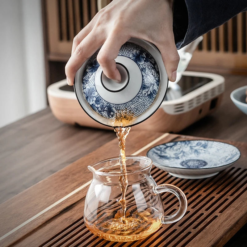 Chinese Style Blue and White Porcelain Tea Set Household Ceramic Gaiwan White Porcelain Cover Bowl Tea Cup Handmade Tea Maker