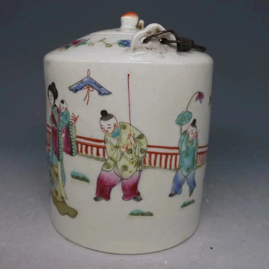 Chinese Style Famille Rose Porcelain Figure Painting Teapot 6.7 inch Antique Imitation Crafts Porcelain