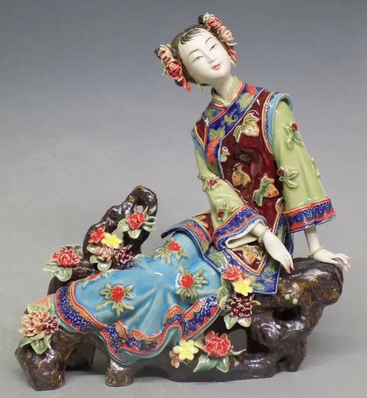 Chinese Wucai Porcelain pottery Ceramic Seat Lady Women Flower Happy Figurine