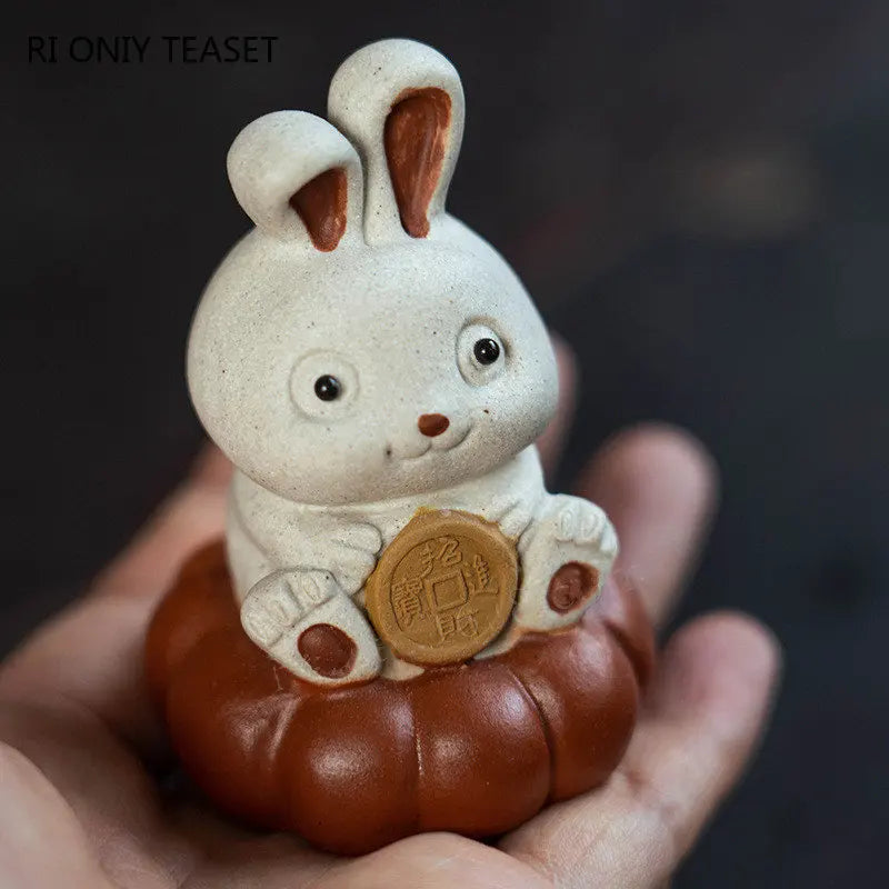 Chinese Yixing Purple Clay Tea Pet Lucky Pumpkin Rabbit Ornaments Tea Figurine Handmade Sculpture Craft Zisha Tea Set Decoration