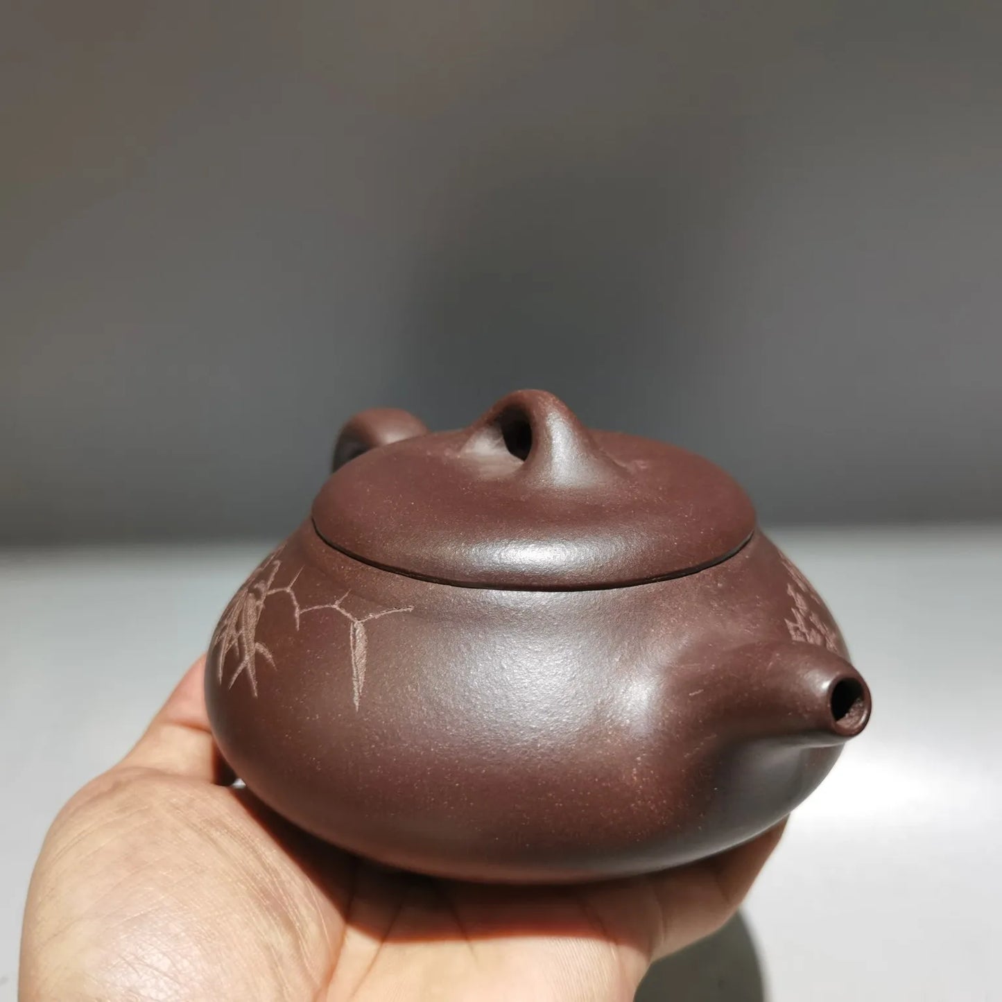 Chinese Yixing Zisha Clay Teapot  Engraved Hantang stone ladle Pot Gu Jingzhou 360ml