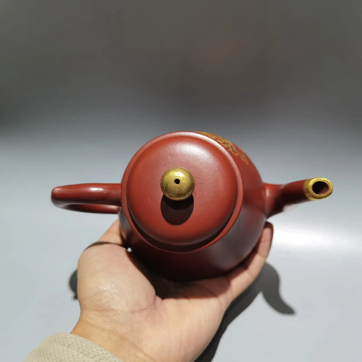 Chinese Yixing Zisha Clay Teapot  Gilding Carved Pot Iron Painting Pavilion 450ml