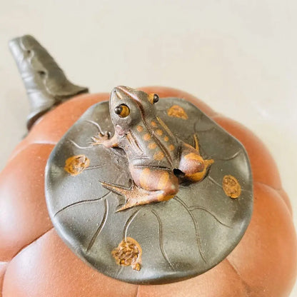 Chinese Yixing Zisha Clay Teapot   Lotus Leaf Frog Pot Jiang Rong 400ml