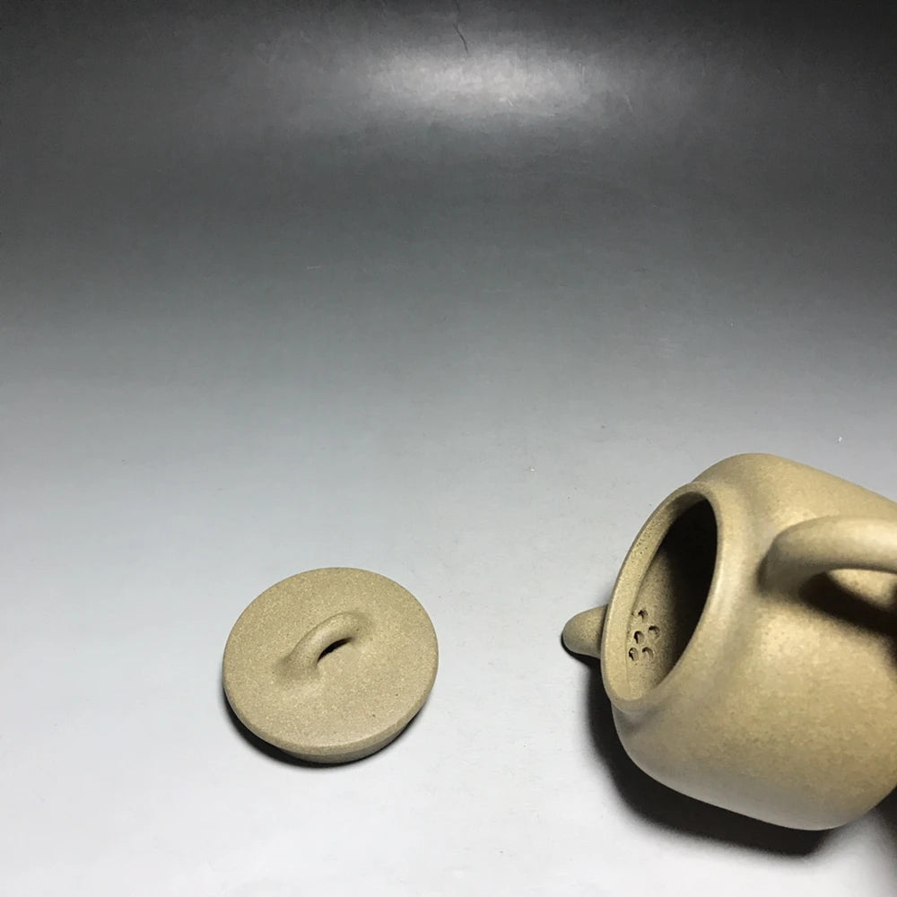 Chinese Yixing Zisha Clay Teapot  flat cover well railing Pot  Tang Weiping 200ml