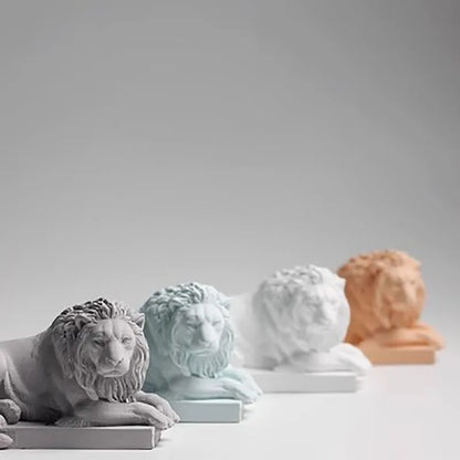 Classic Lying Lion Sculpture Reproduction Minimalist Desktop Home Scenery Office Desk Mini Gypsum Decorations