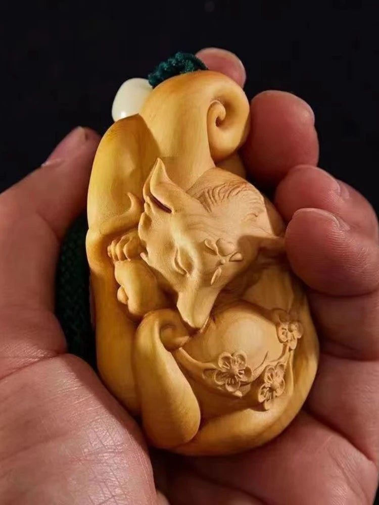 Cliff Cypress Wood Carving Bless with Safeness Nine-tailed Fox of Handicraft Pieces Wooden Figurines Statues Pendant Necklace