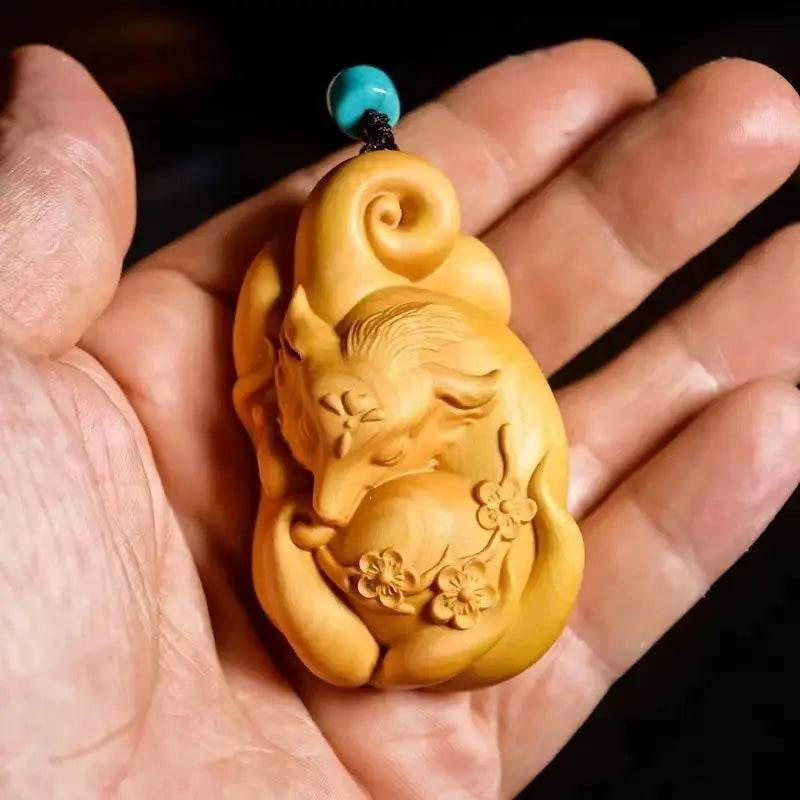 Cliff Cypress Wood Carving Bless with Safeness Nine-tailed Fox of Handicraft Pieces Wooden Figurines Statues Pendant Necklace