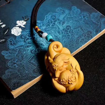 Cliff Cypress Wood Carving Bless with Safeness Nine-tailed Fox of Handicraft Pieces Wooden Figurines Statues Pendant Necklace