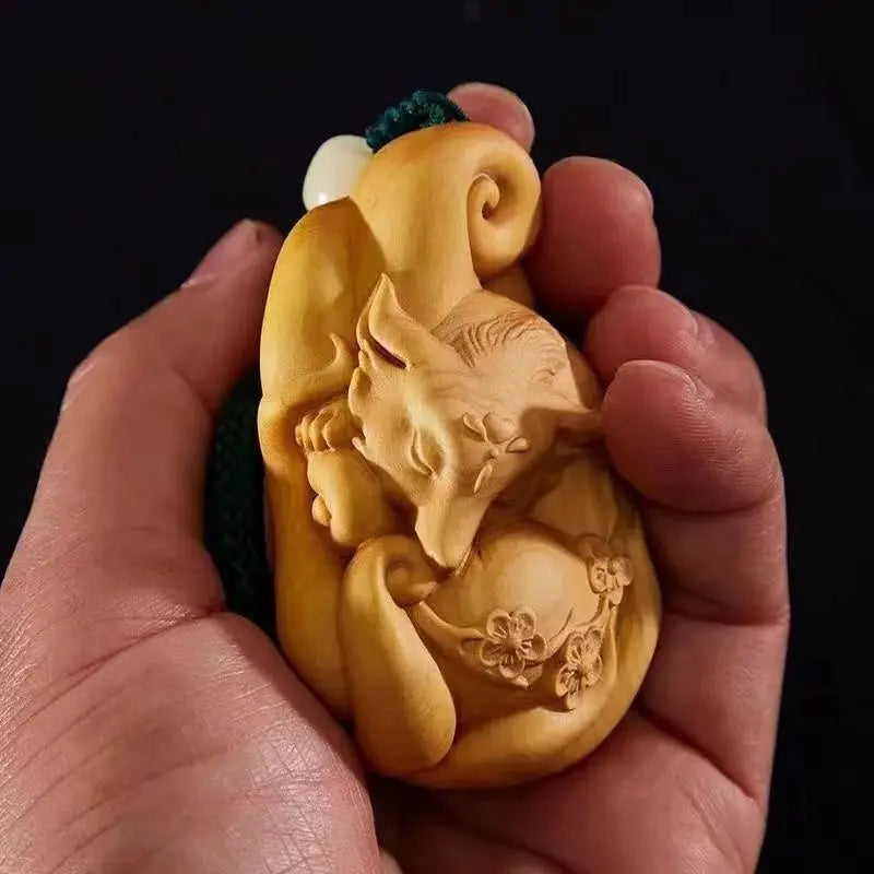 Cliff Cypress Wood Carving Bless with Safeness Nine-tailed Fox of Handicraft Pieces Wooden Figurines Statues Pendant Necklace