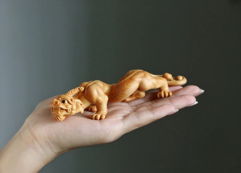Cliff cedar wood carvings dragon Wenplay piece creative Chinese craft solid wood  crafts office desk decoration home decor