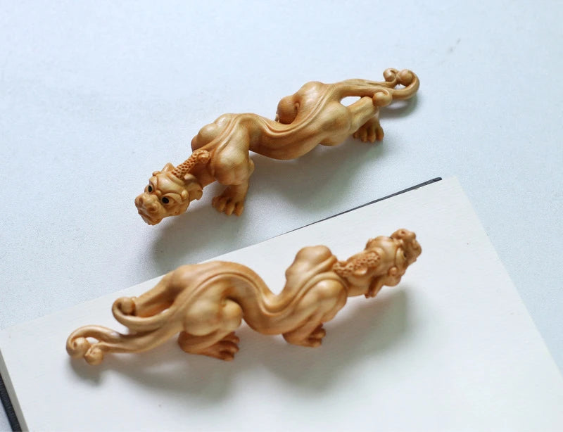 Cliff cedar wood carvings dragon Wenplay piece creative Chinese craft solid wood  crafts office desk decoration home decor