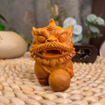 Cliff cypress wood carving, lacquerless and waxless, lion awakening handlebar, wealth transfer plate, playing ornament