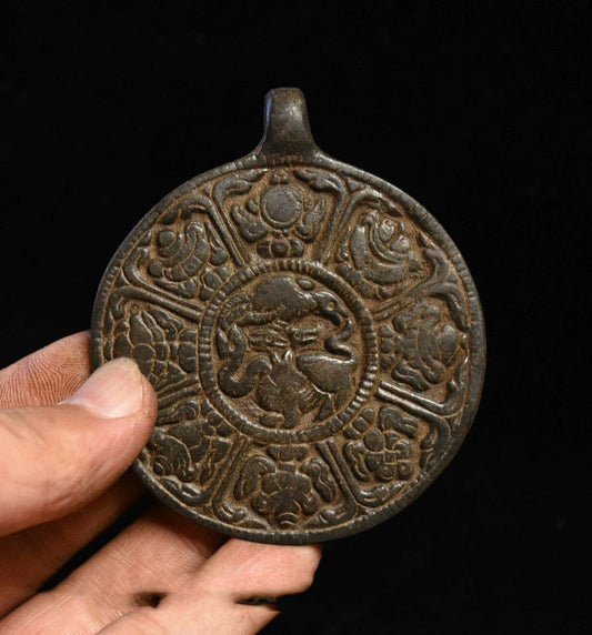Collect Old Tibet Buddhism Bronze Eight Auspicious Symbols Statue Amulet Pendant Home Accessories Figurines Collection