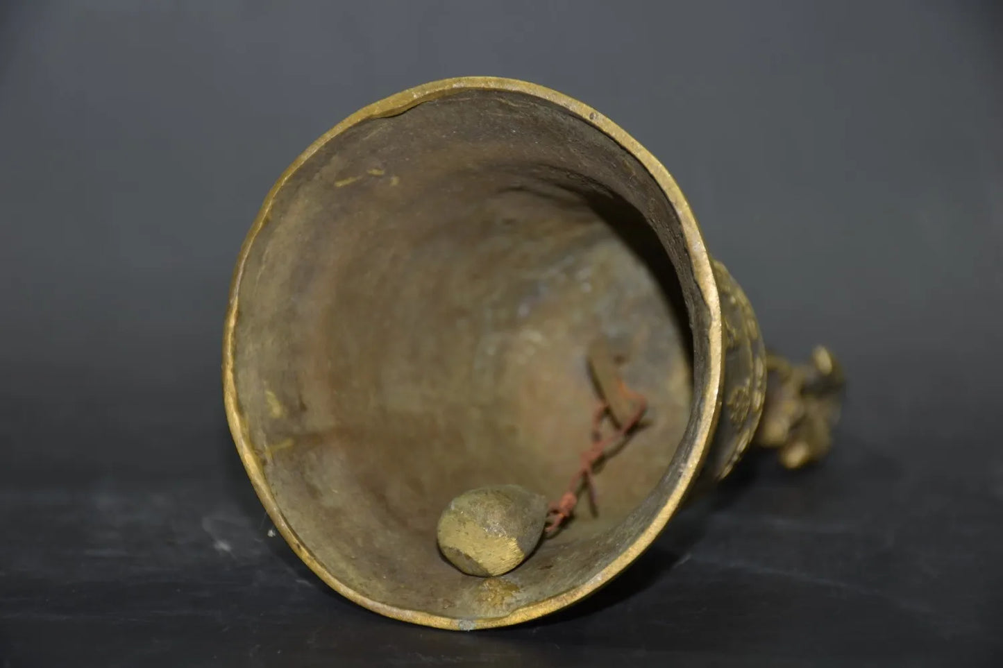 Collectable Chinese Brass Carved Tibetan Buddhism Copper Pestle Bell Exquisite Statue