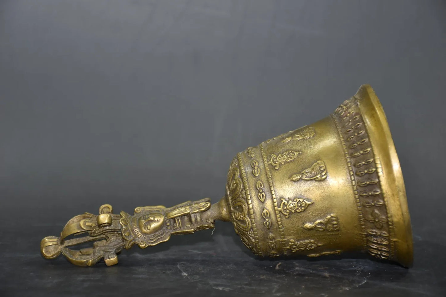 Collectable Chinese Brass Carved Tibetan Buddhism Copper Pestle Bell Exquisite Statue