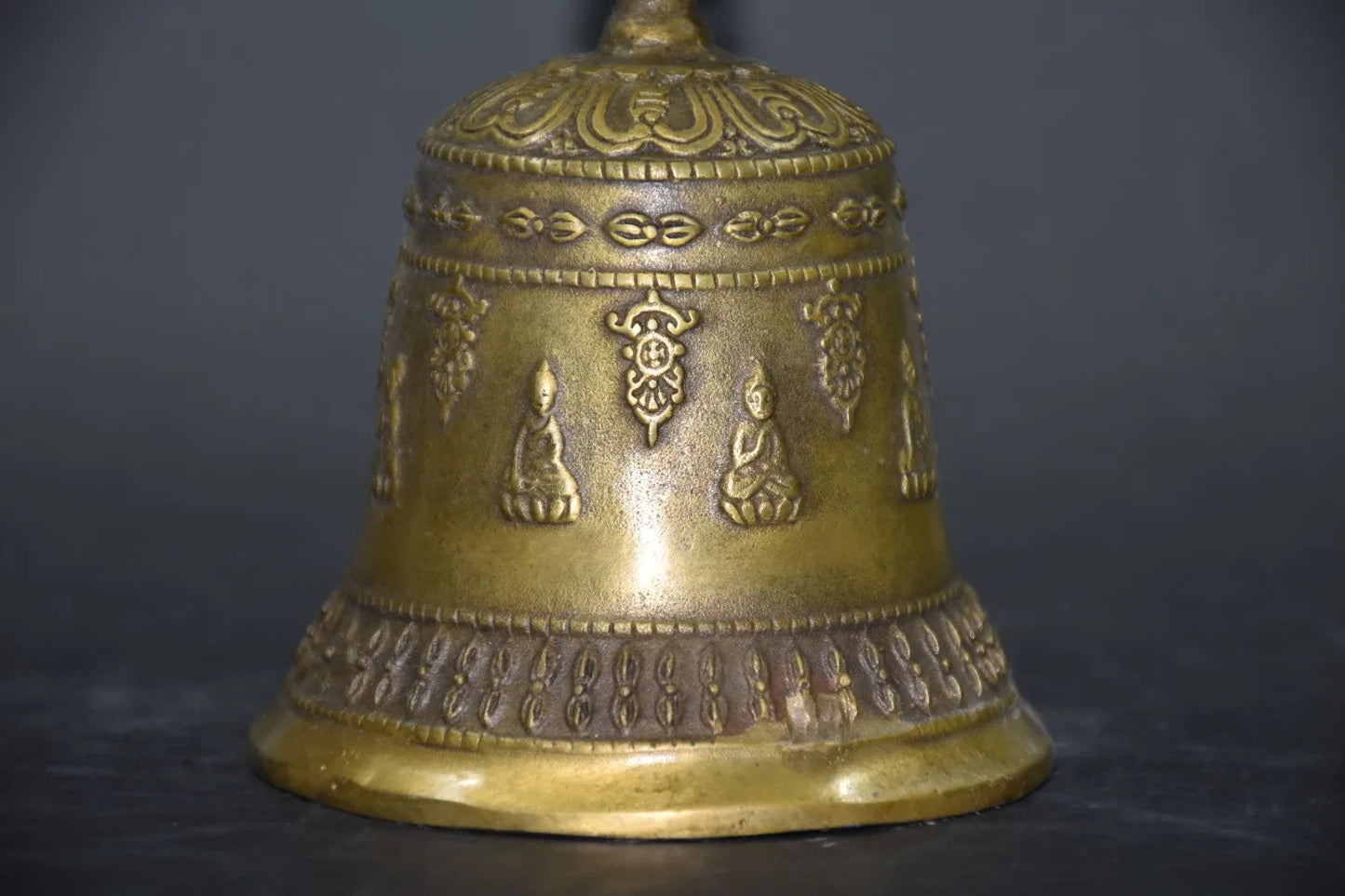 Collectable Chinese Brass Carved Tibetan Buddhism Copper Pestle Bell Exquisite Statue