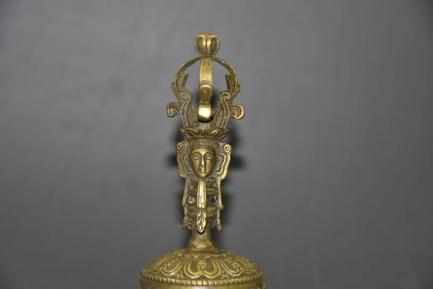 Collectable Chinese Brass Carved Tibetan Buddhism Copper Pestle Bell Exquisite Statue