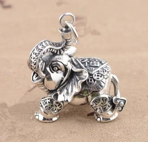 Collectable Chinese Tibetan Silver Carving Animal Elephant  Exquisite Small Pendant Statues