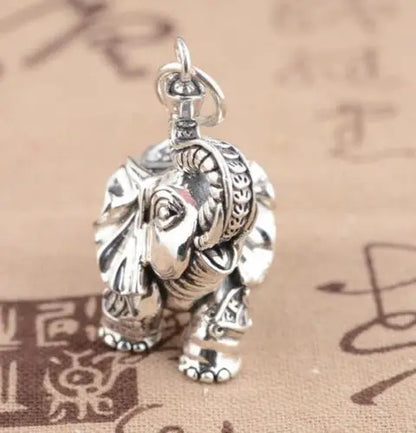 Collectable Chinese Tibetan Silver Carving Animal Elephant  Exquisite Small Pendant Statues