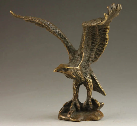 Collection Chinese Brass Carved  Animal A Great Hawk Spreads Its Wings Exquisite Small Statues Gift
