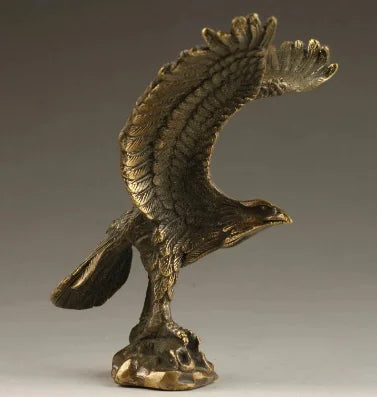 Collection Chinese Brass Carved Animal A Great Hawk Spreads Its Wings Exquisite Small Statues Gift